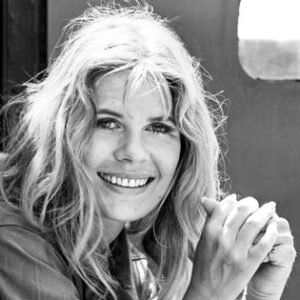 Loretta Swit, Emmy-Winning ‘M*A*S*H’ Star, Passes Away at 87 - Thumbnail