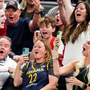 Indiana Fever Triumph Over Connecticut Sun in Thrilling Match - Thumbnail