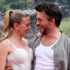 Scarlett Johansson and Jonathan Bailey Share Affectionate Moments - Thumbnail