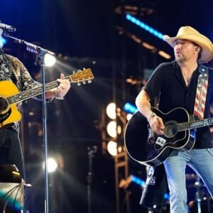 Travis Tritt Joins Jason Aldean for Memorable CMA Fest Performance - Thumbnail