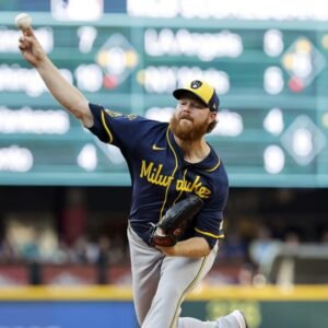 Brewers Game: Milwaukee Wins 11th Straight, Claims First Place - Thumbnail