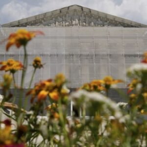 Supreme Court Backs Trump’s Federal Workforce Restructuring Efforts - Thumbnail