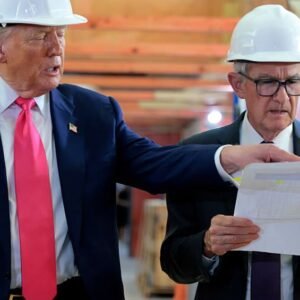 Trump and Jerome Powell Clash Over Fed Renovation Costs - Thumbnail
