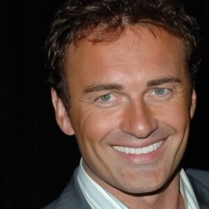 Julian McMahon: Beloved Actor From ‘Nip/Tuck’ and ‘Fantastic Four’ Dies at 56 - Thumbnail
