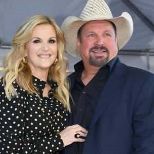 Garth Brooks Celebrates Trisha Yearwood’s New Album “The Mirror” - Thumbnail