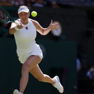 American Amanda Anisimova Shocks Aryna Sabalenka at Wimbledon - Thumbnail