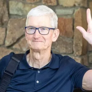 Apple’s $100 Billion Investment Commitment with Tim Cook and Trump - Thumbnail