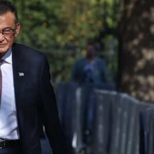 Trump Administration Considers 10% Stake in Intel Amid Chips Act Push - Thumbnail