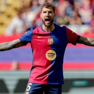 Iñigo Martínez Negotiates Transfer to Al Nassr: Key Updates - Thumbnail