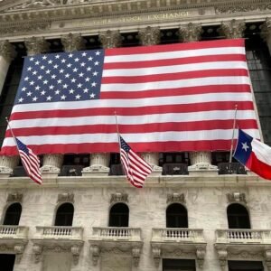 Dow Jones Faces Turbulence as Treasury Yields Spike - Thumbnail