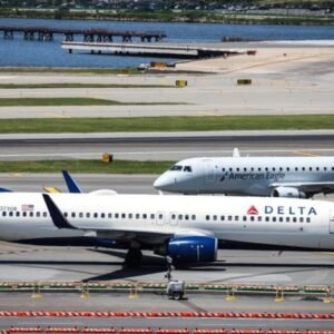 Airlines Suspend Employees for Social Media Posts Spark Controversy - Thumbnail