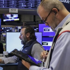 Apple Stock Takes a Dive Amid Big Tech Earnings Reports - Thumbnail