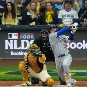 Cubs Face Off Against Brewers in Nail-Biting NLDS Game 5 - Thumbnail