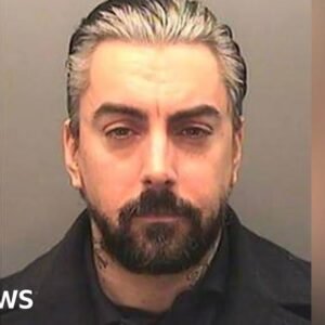 Ian Watkins Dead: Disgraced Lostprophets Singer Killed in Jail - Thumbnail