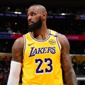 Lakers Star LeBron James Out for Start of Season with Sciatica - Thumbnail