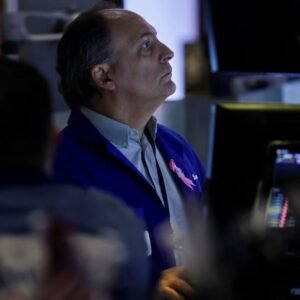 Stock Futures Dip as Regional Bank Worries Weigh Heavily - Thumbnail