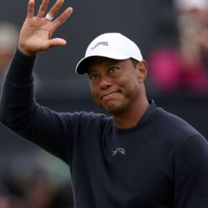 Tiger Woods Undergoes Lumbar Disk Replacement Surgery - Thumbnail