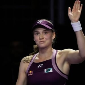 Amanda Anisimova Shines at WTA Finals with Semifinal Victory - Thumbnail