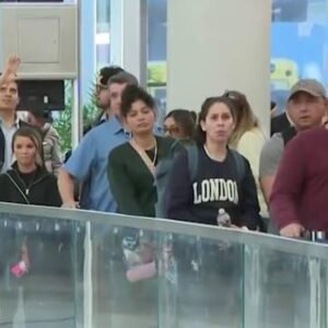 Long TSA Wait Times at IAH: What Travelers Need to Know - Thumbnail