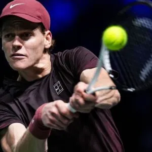 Jannik Sinner Shines as He Reaches Paris Quarterfinals - Thumbnail