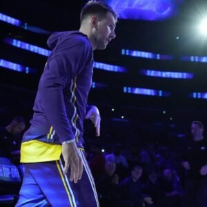 Luka Dončić Injury Update: Lakers Star Questionable for Upcoming Game - Thumbnail