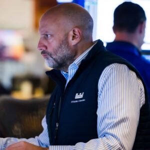 S&P 500 Futures Slide as Nasdaq Stock Market Faces AI Concerns - Thumbnail