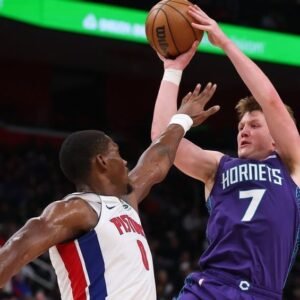 Kon Knueppel Stats: Rookie’s Record-Breaking 3-Point Feat - Thumbnail