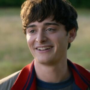 Noah Schnapp’s Emotional Reaction to Will’s Coming Out in Stranger Things - Thumbnail