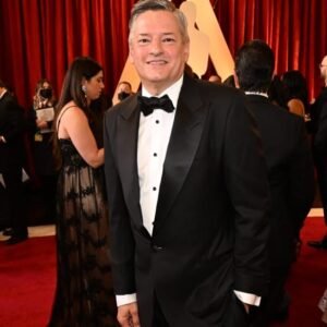 Paramount’s Bidding War for Warner: A New Media Showdown - Thumbnail