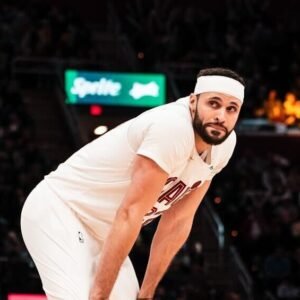 Cavaliers vs Suns: A Thrilling Clash in the NBA Arena - Thumbnail