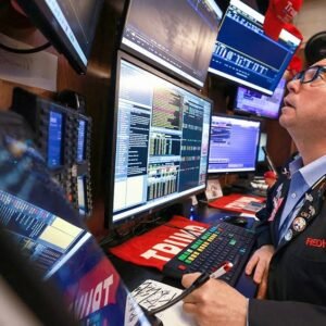 Gold Price Soars as Economic Crisis Looms: Insights from Experts - Thumbnail