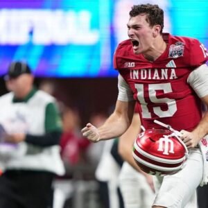 Mendoza Mom Supports Family Reunions at National Championship - Thumbnail