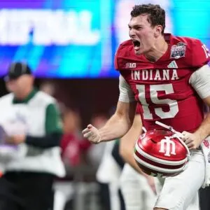 Mendoza Mom Supports Family Reunions at National Championship - Thumbnail