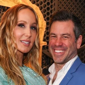 Nikki Glaser and Boyfriend Chris Convy: A Deep Dive into Their Relationship - Thumbnail