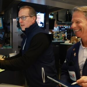 S&P 500 Shows Resilience on First Trading Day of 2026 - Thumbnail