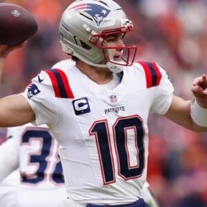 Tom Brady Legacy Surpasses Challenges as Patriots Aim for Glory - Thumbnail