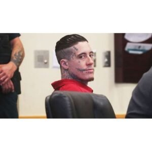 Hundreds of Women Pledge Loyalty to ‘Deadpool Killer’ Despite Confession - Thumbnail