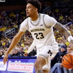 Arizona Stays Unbeaten at No. 1 in AP Top 25 Basketball Poll - Thumbnail