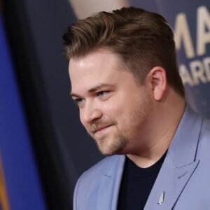 Hunter Hayes Shares Message of Hope with His New Song “Too Late” - Thumbnail