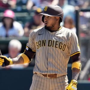 Giants Sign Luis Arraez to One-Year Deal: What It Means for the Team - Thumbnail
