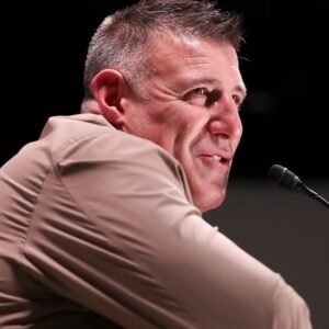 Patriots Coach Mike Vrabel Leads Team to Super Bowl LX Showdown - Thumbnail