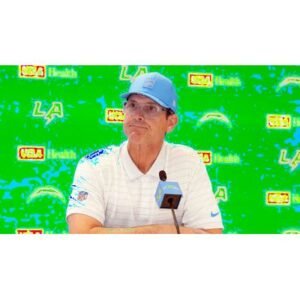 Tyreek Hill Trade Buzz: Charges Eyeing Star Receiver - Thumbnail