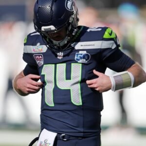What are the 12s? Understanding the Lively Seattle Seahawks Fan Base - Thumbnail