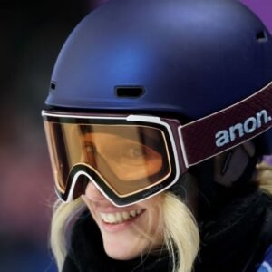 Zoi Sadowski-Synnott Shines in Olympic Big Air Qualifiers - Thumbnail