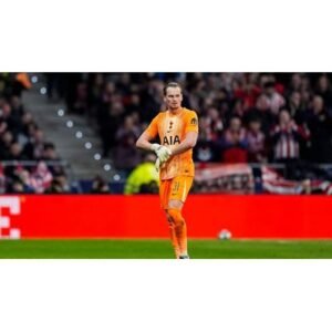 Kinsky’s UCL Nightmare: Goalkeepers Rally in Support - Thumbnail