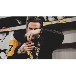 Flyers vs. Penguins: Intense Playoff Battle Heats Up in Game 6 - Thumbnail