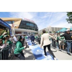 Frozen Four Drama: Wisconsin Edges UND 2-1 in Semifinals - Thumbnail