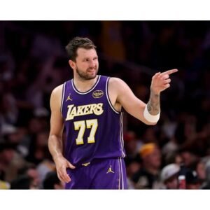 Lakers Clinch Playoff Spot with Victory Over Cavaliers - Thumbnail