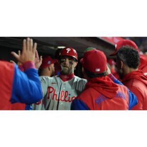Phillies Secure Comeback Win Against Giants with Harper’s Stellar Performance - Thumbnail