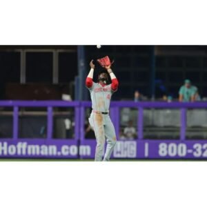 Reds Triumph Over Marlins For Fourth Straight Victory - Thumbnail